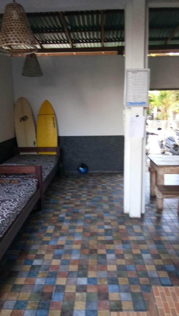 Canggu Fun Beach Surf Hostel Exterior foto